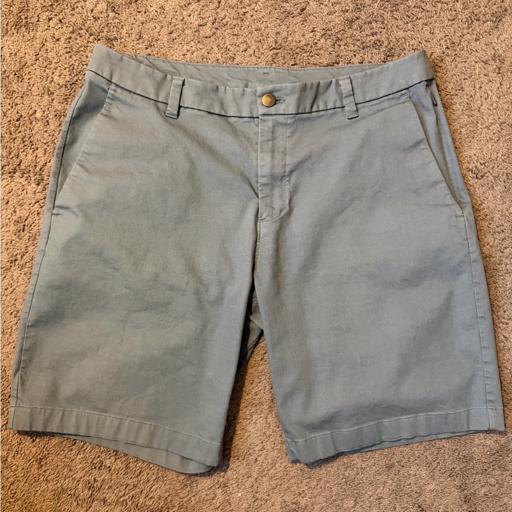 lululemon athletica Men's Blue Flat Front Shorts